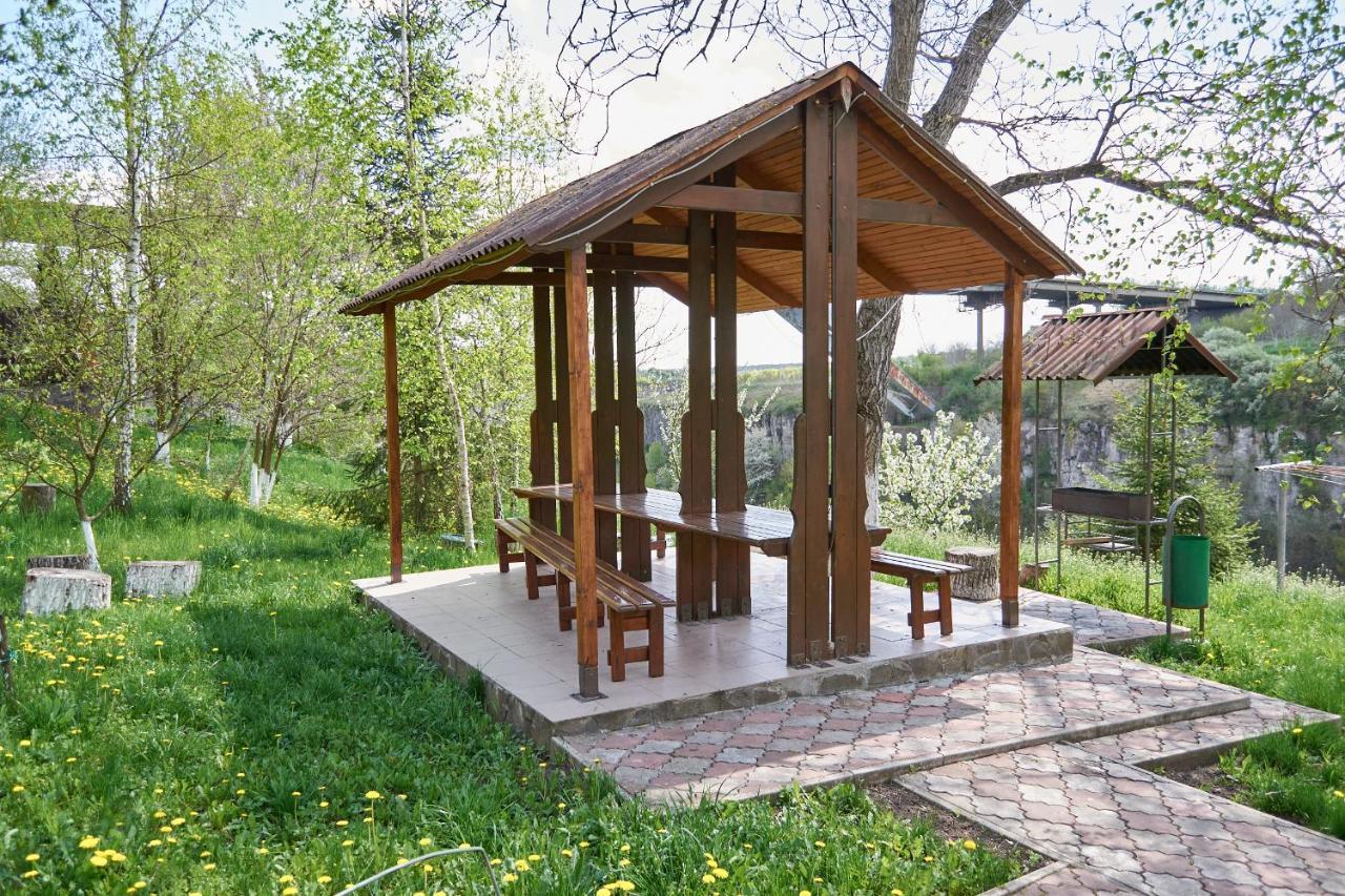 Каприз Hotel Kamianets Podilskyi Bagian luar foto