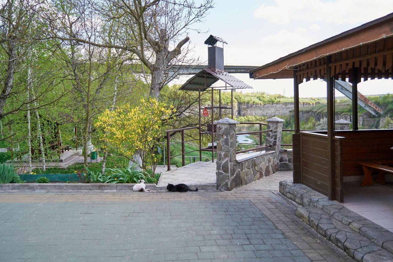 Каприз Hotel Kamianets Podilskyi Bagian luar foto