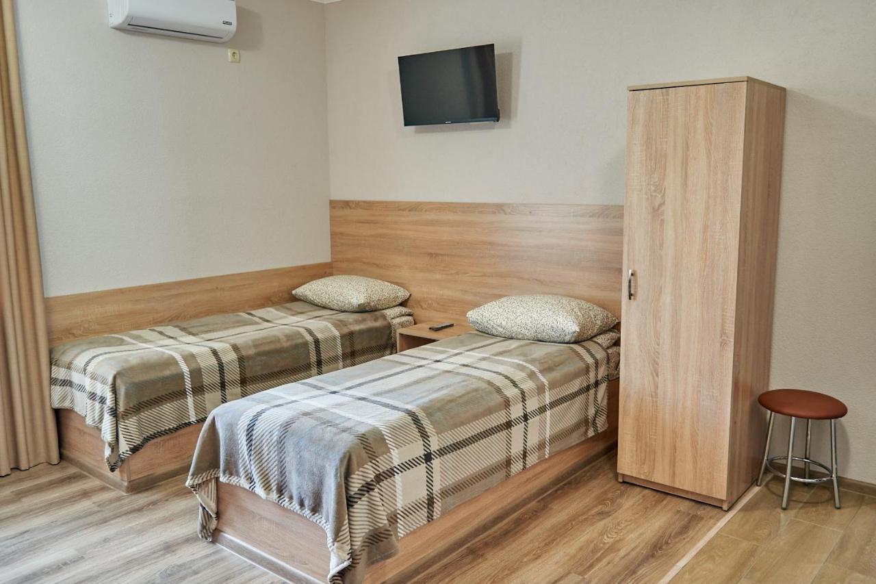 Каприз Hotel Kamianets Podilskyi Bagian luar foto