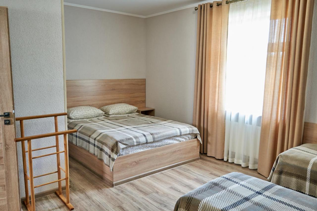 Каприз Hotel Kamianets Podilskyi Bagian luar foto