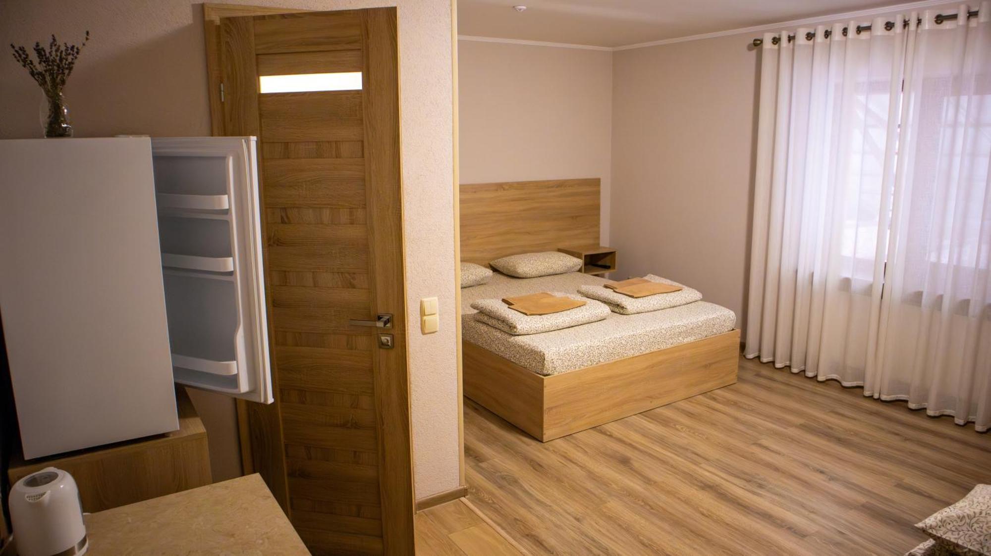 Каприз Hotel Kamianets Podilskyi Bagian luar foto