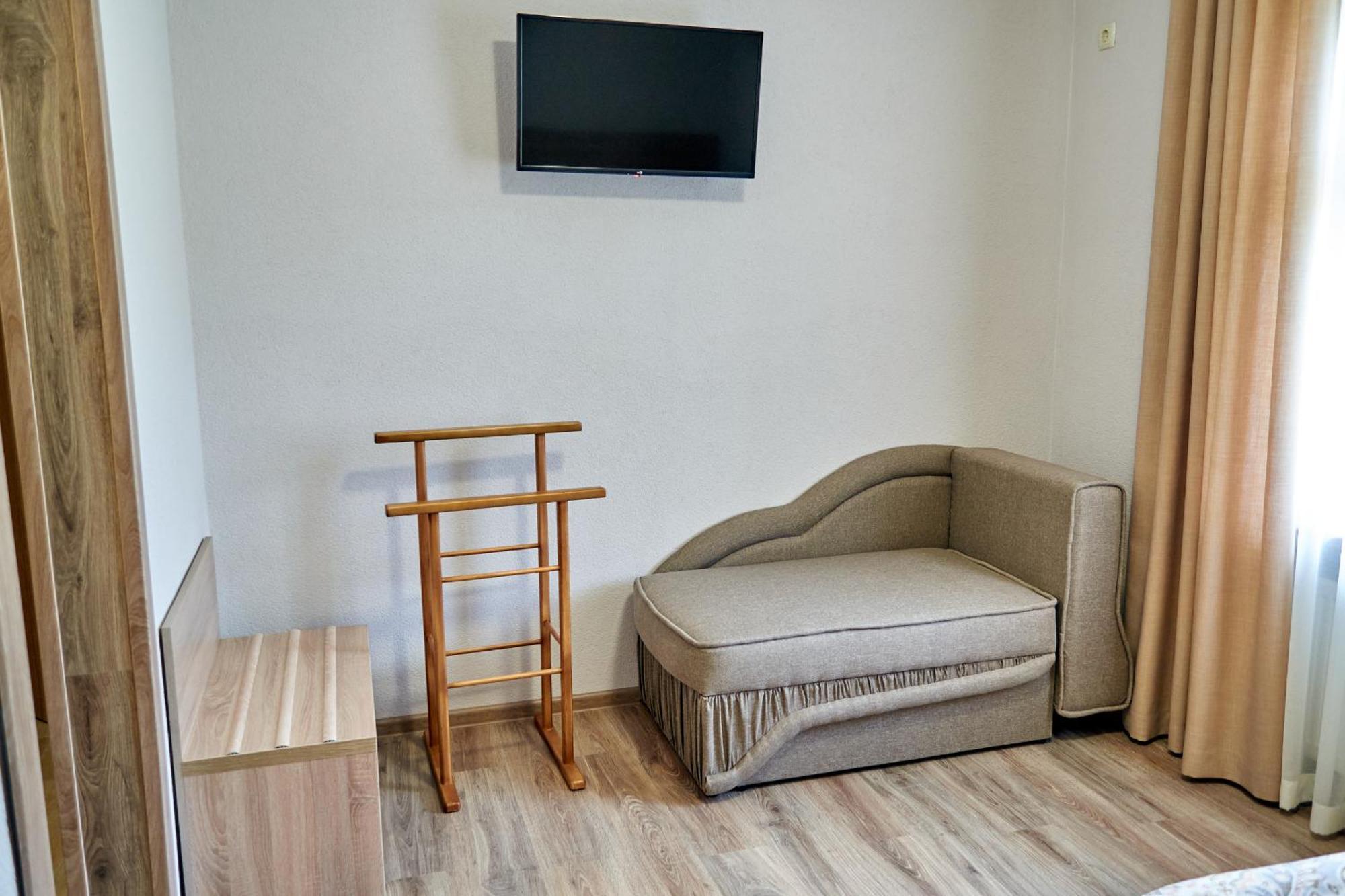 Каприз Hotel Kamianets Podilskyi Bagian luar foto