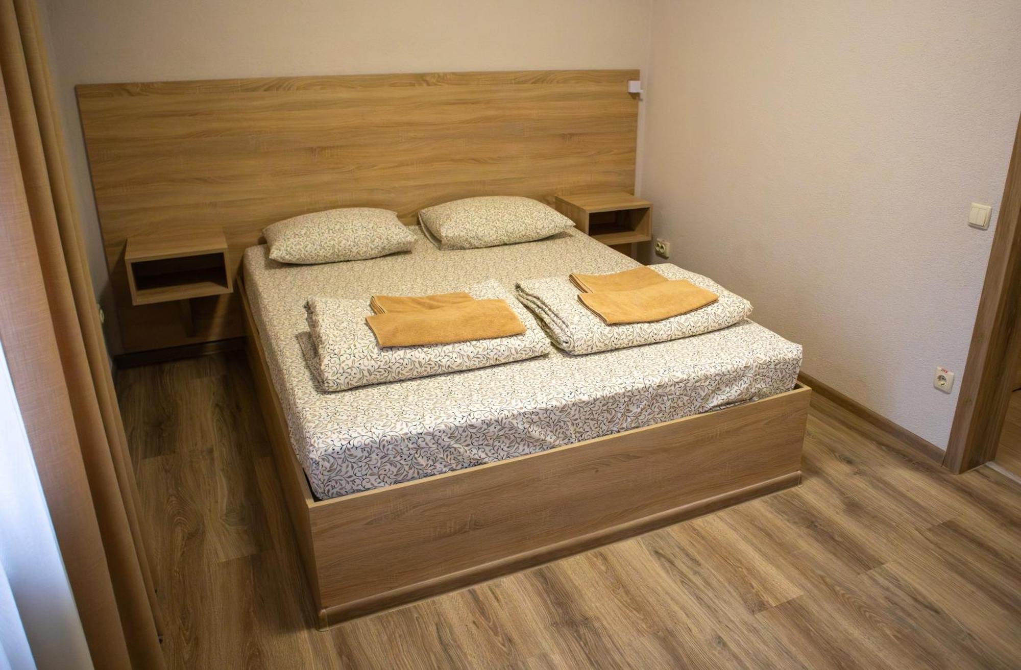 Каприз Hotel Kamianets Podilskyi Bagian luar foto