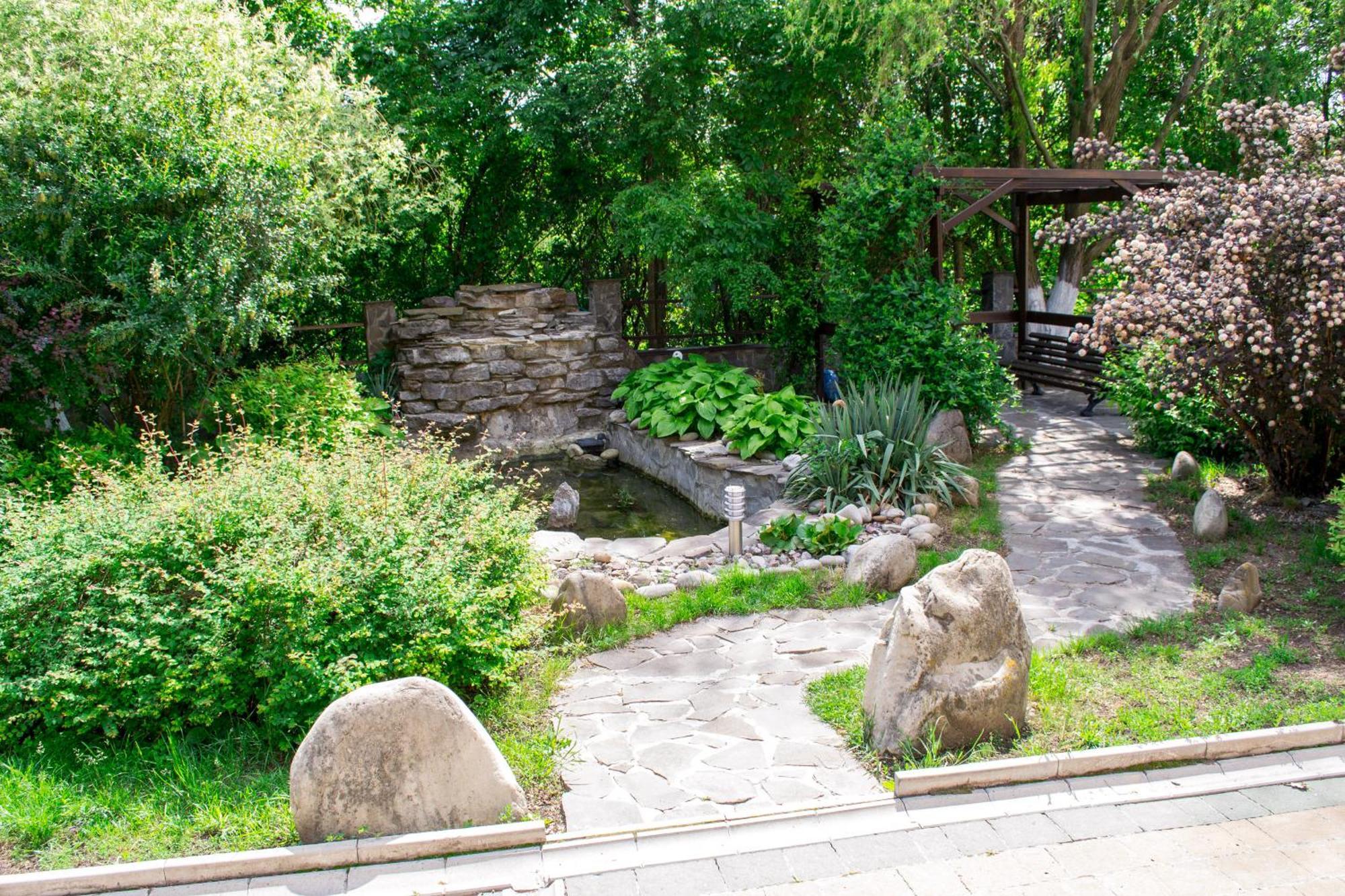 Каприз Hotel Kamianets Podilskyi Bagian luar foto