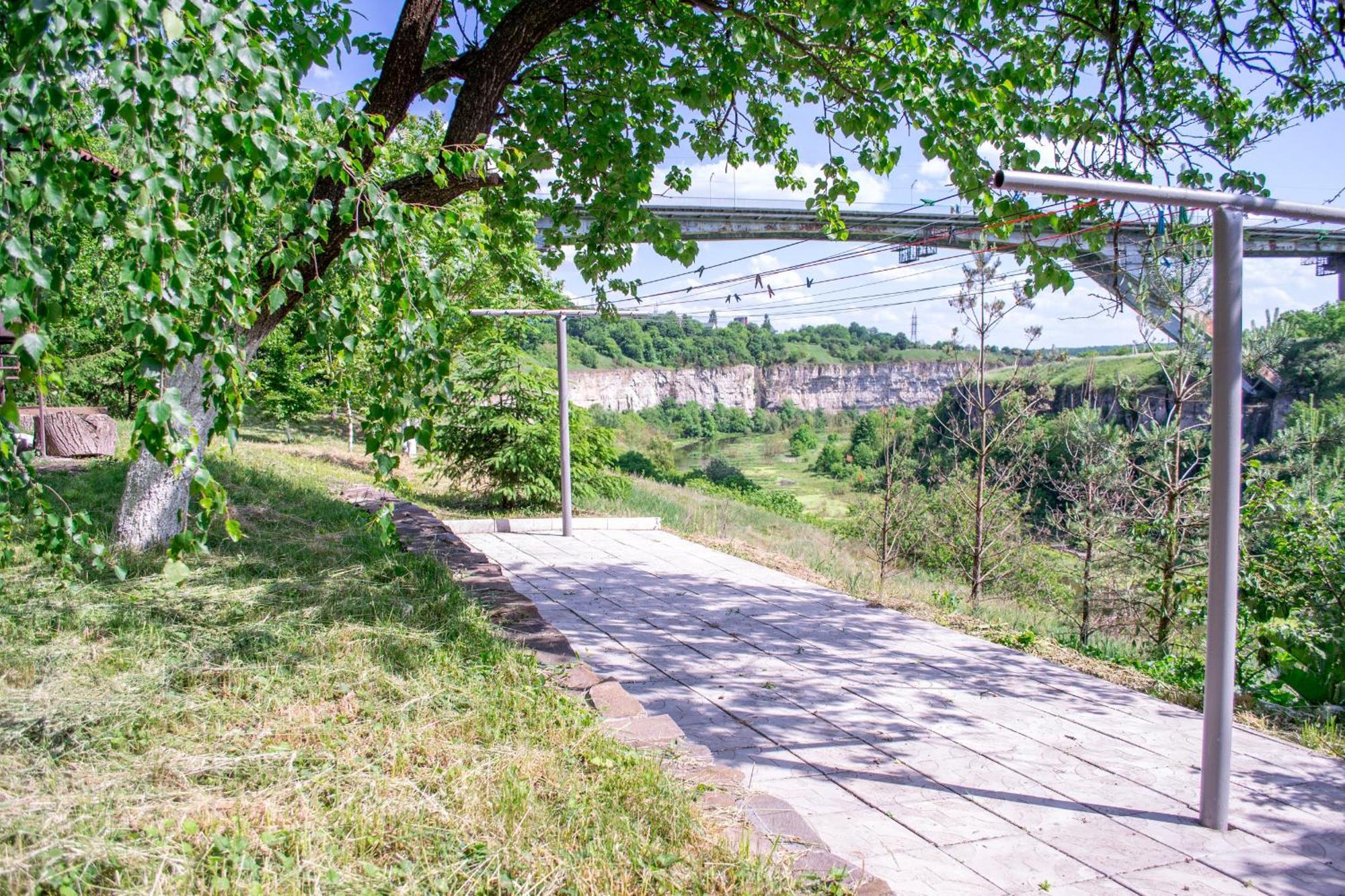 Каприз Hotel Kamianets Podilskyi Bagian luar foto