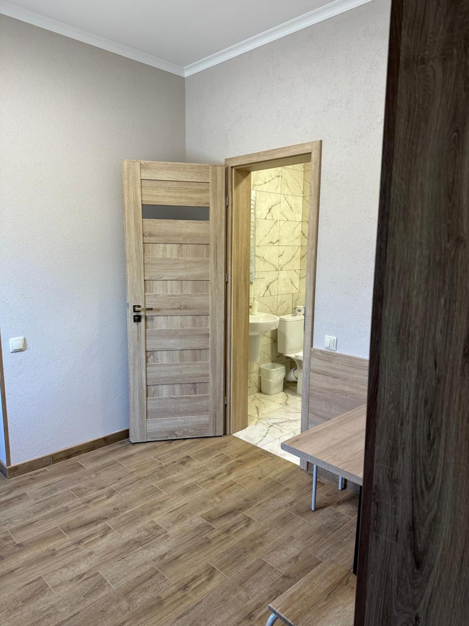 Каприз Hotel Kamianets Podilskyi Bagian luar foto