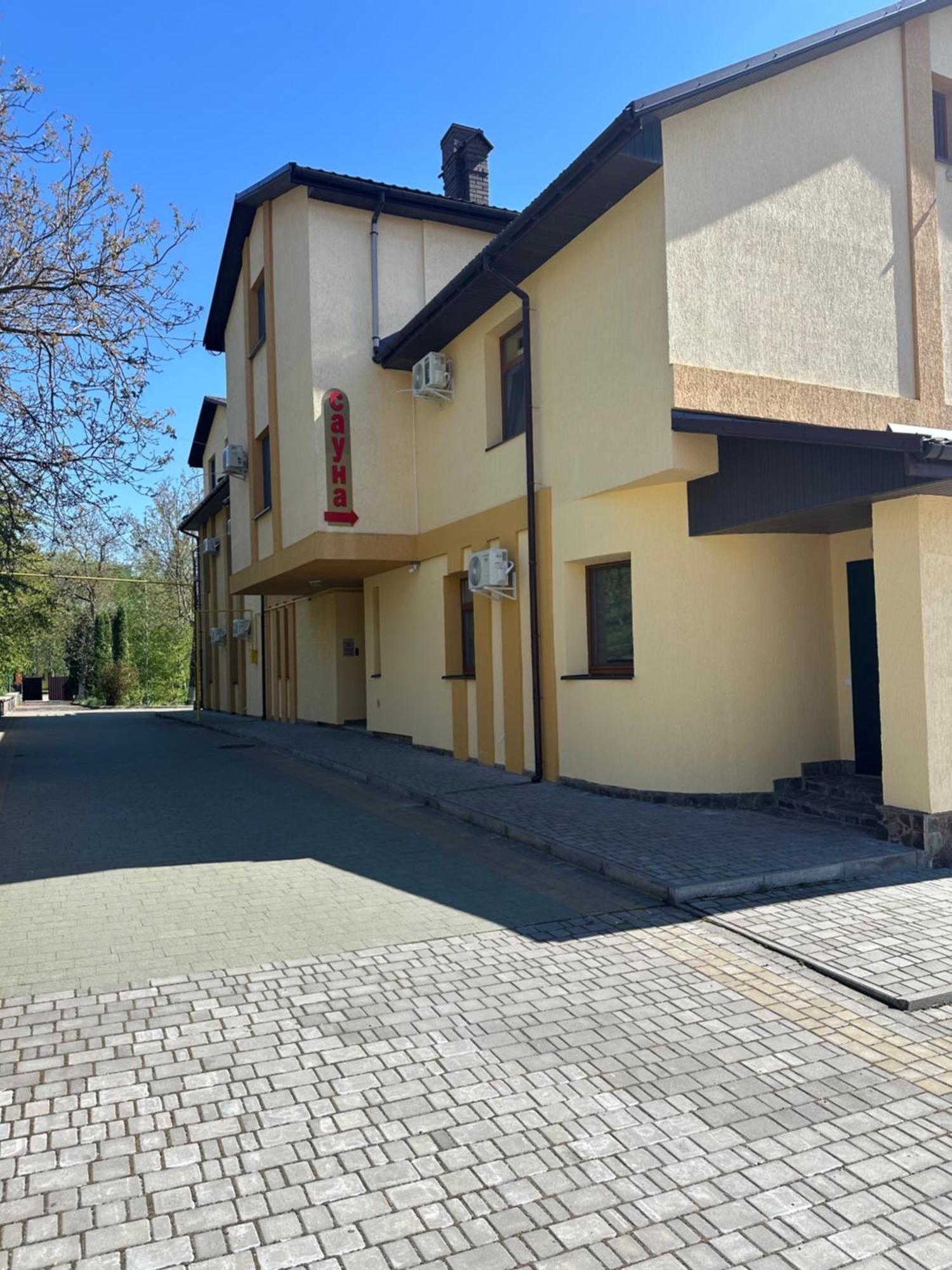 Каприз Hotel Kamianets Podilskyi Bagian luar foto