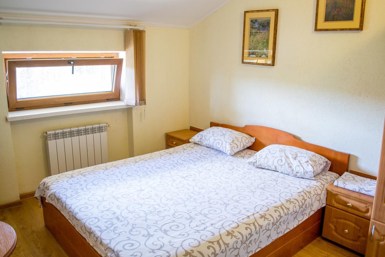 Каприз Hotel Kamianets Podilskyi Bagian luar foto